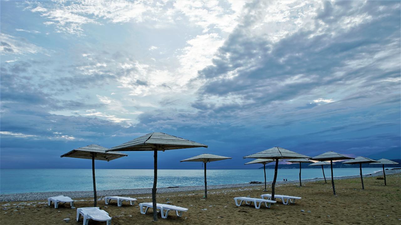 Injir Village Hotel Gudauta Dış mekan fotoğraf